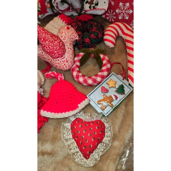 Vintage Handmade Christmas Ornaments Set - 16 Pieces Fabric & Wood Red & White - Picture 7 of 11